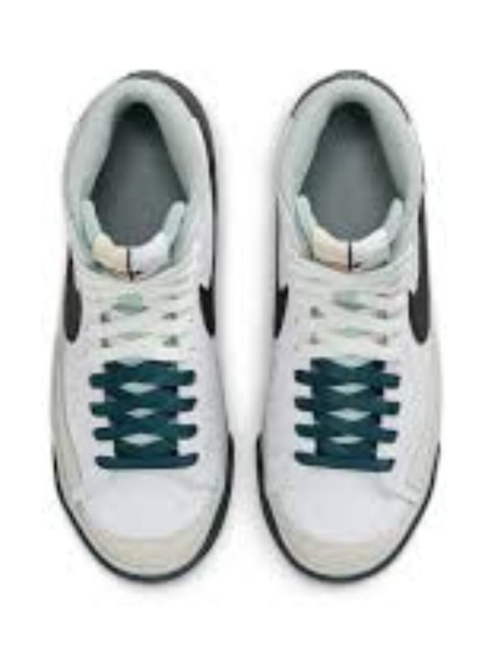 Nike Blazer Mid '77 Premium 'Remix' size 6y BUT FITS AS A SIZE 7.5 IN WOMENS
